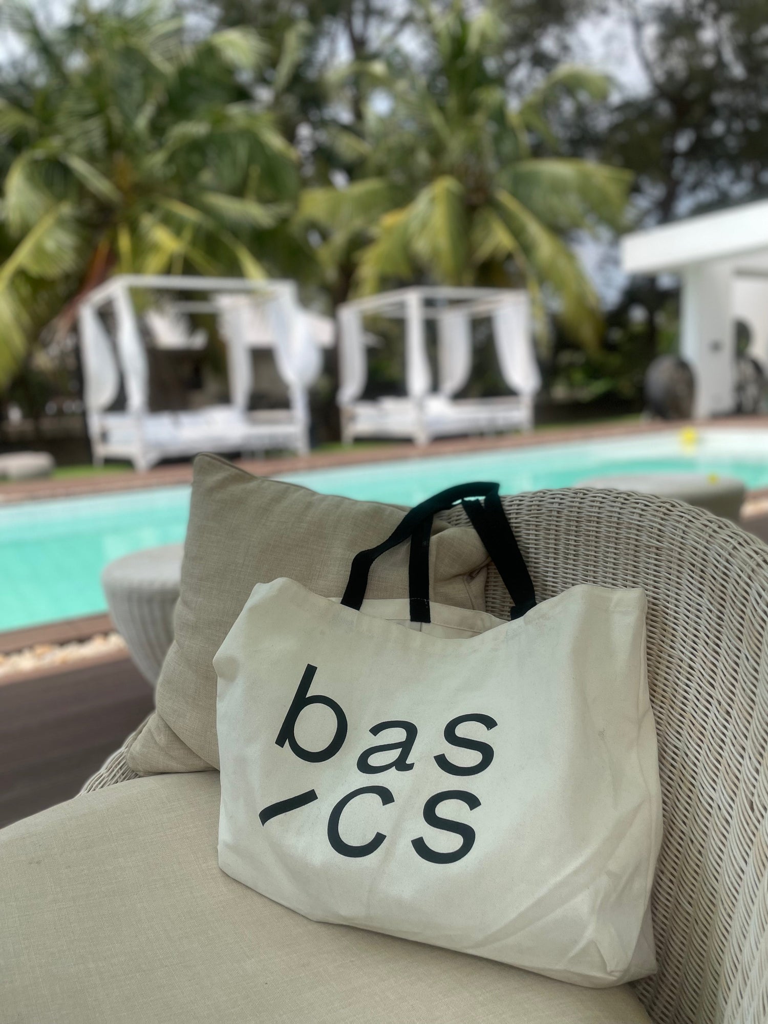 logo tote bag Basics Lagos
